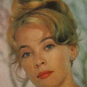 Leslie Caron Ad June 1960