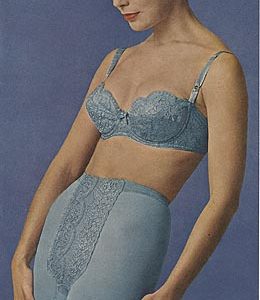 Sold at Auction: Hollywood Vassarette Bras and Girdles Countertop Trade  Stat